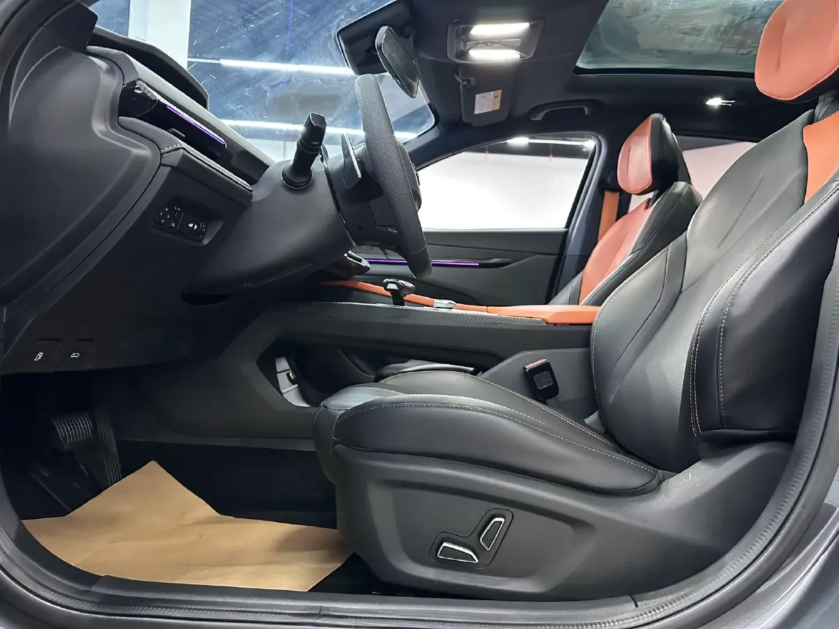 2022 ChangAn UNI-V 1.5T 188HP L4 7DCT,autocango,china used car exporter,china ev exporter,chinese used car exporter,chinese used ev exporter