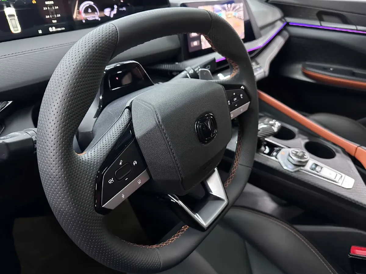 2022 ChangAn UNI-V 1.5T 188HP L4 7DCT,autocango,china used car exporter,china ev exporter,chinese used car exporter,chinese used ev exporter