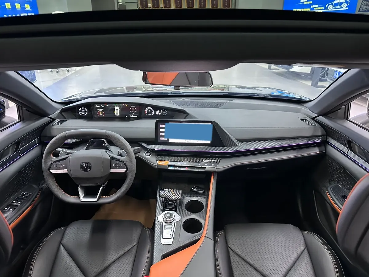 2022 ChangAn UNI-V 1.5T 188HP L4 7DCT,autocango,china used car exporter,china ev exporter,chinese used car exporter,chinese used ev exporter