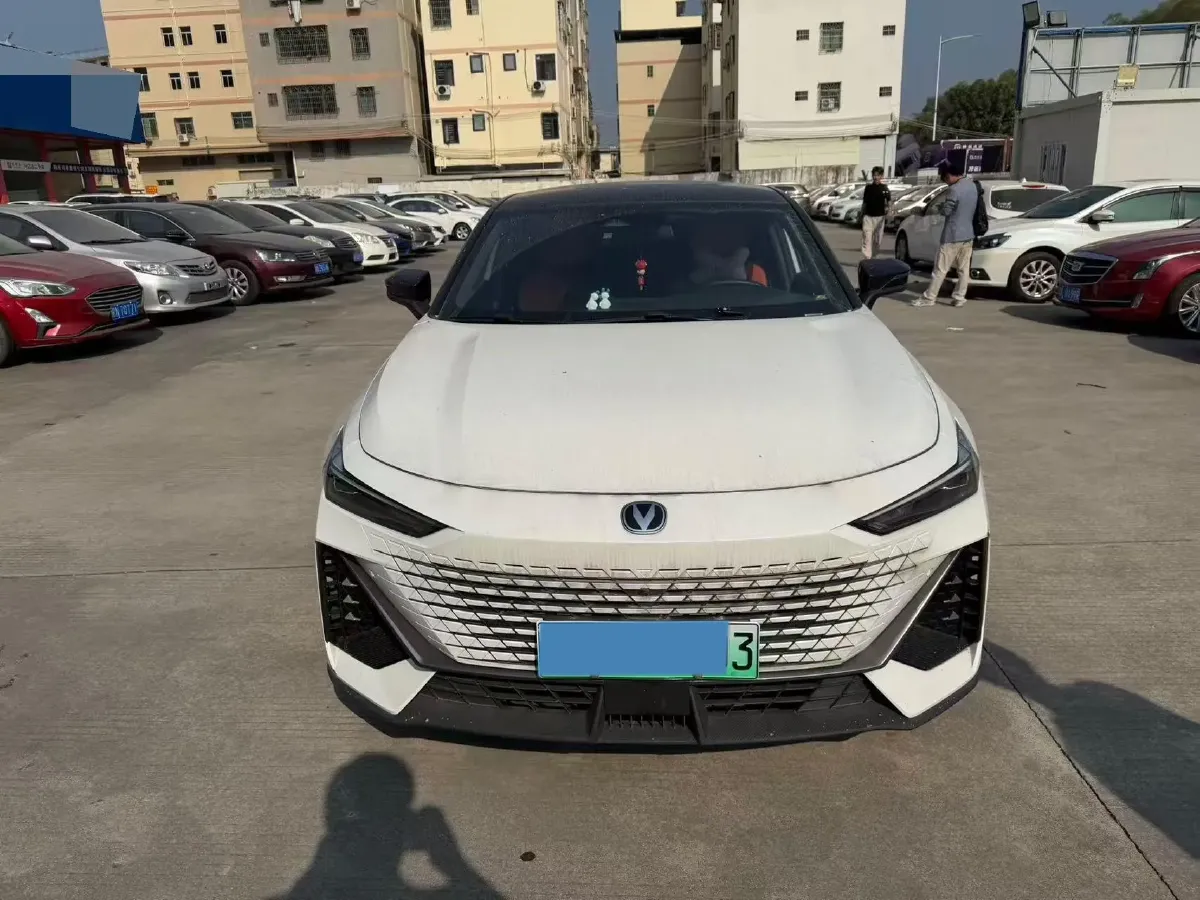 2023 ChangAn UNI-V iDD 1.5T 170HP L4 6TCT PHEV 18.4KWH,autocango,china used car exporter,china ev exporter,chinese used car exporter,chinese used ev exporter