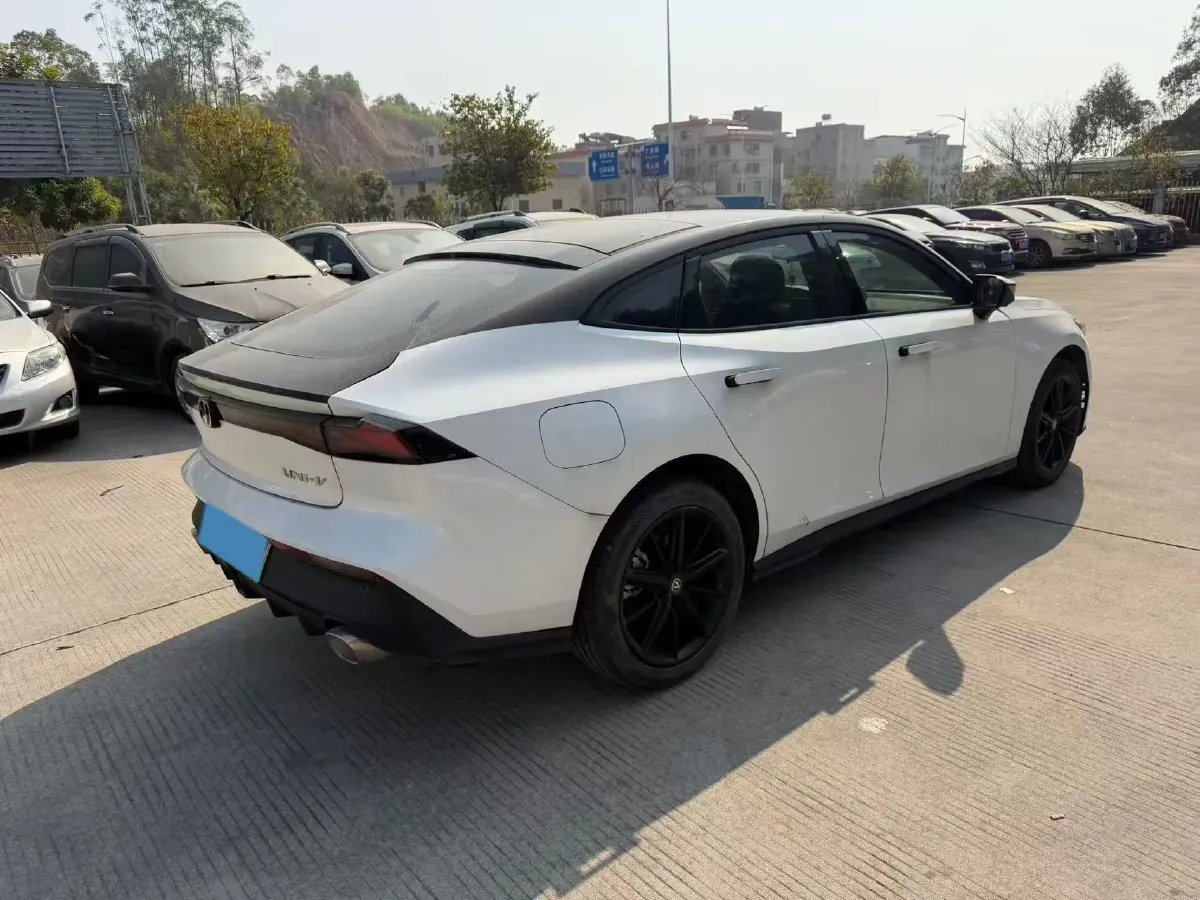 2023 ChangAn UNI-V iDD 1.5T 170HP L4 6TCT PHEV 18.4KWH,autocango,china used car exporter,china ev exporter,chinese used car exporter,chinese used ev exporter