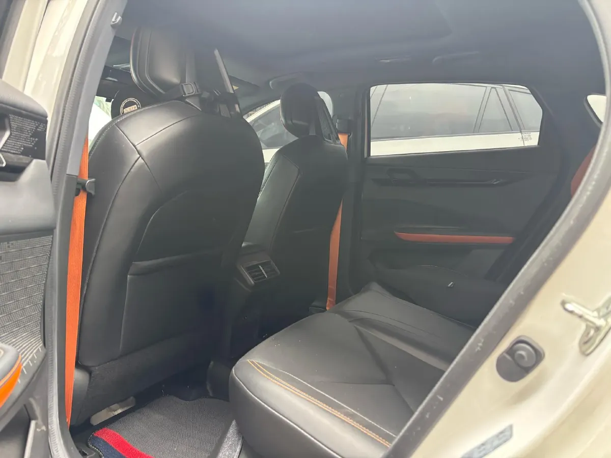 2022 ChangAn UNI-V 1.5T 188HP L4 7DCT,autocango,china used car exporter,china ev exporter,chinese used car exporter,chinese used ev exporter