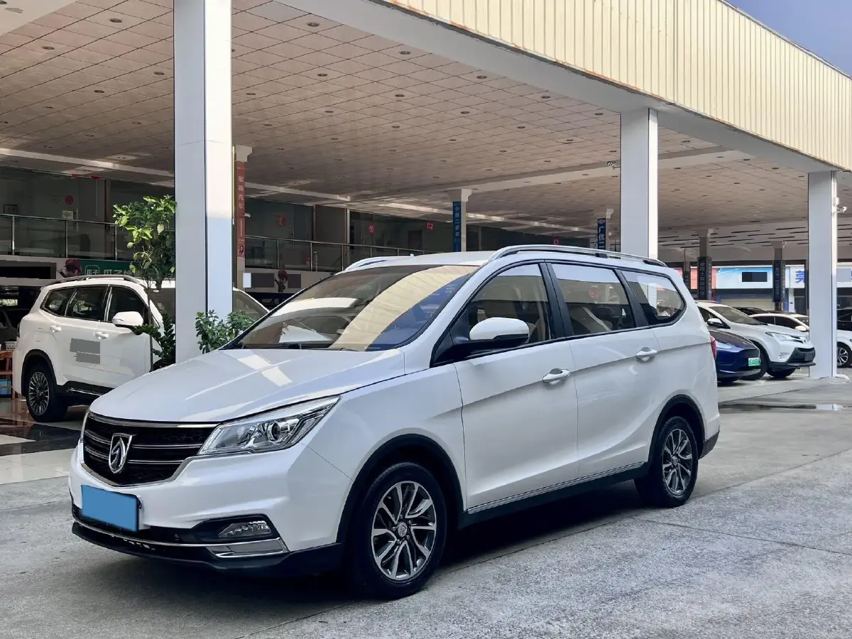 2017 BaoJun 730 1.5T 150HP L4 6MT