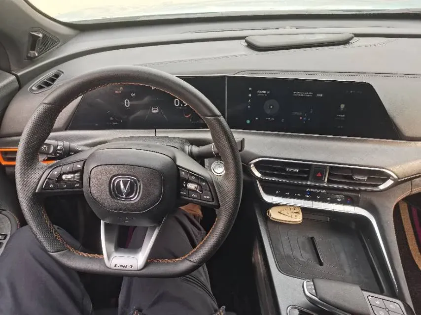 2022 ChangAn UNI-T 1.5T 188HP L4 7DCT,autocango,china used car exporter,china ev exporter,chinese used car exporter,chinese used ev exporter