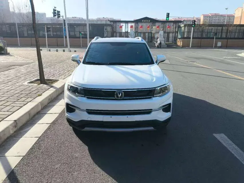 2019 ChangAn CS35 Plus 1.6L 128HP L4 5MT,autocango,china used car exporter,china ev exporter,chinese used car exporter,chinese used ev exporter