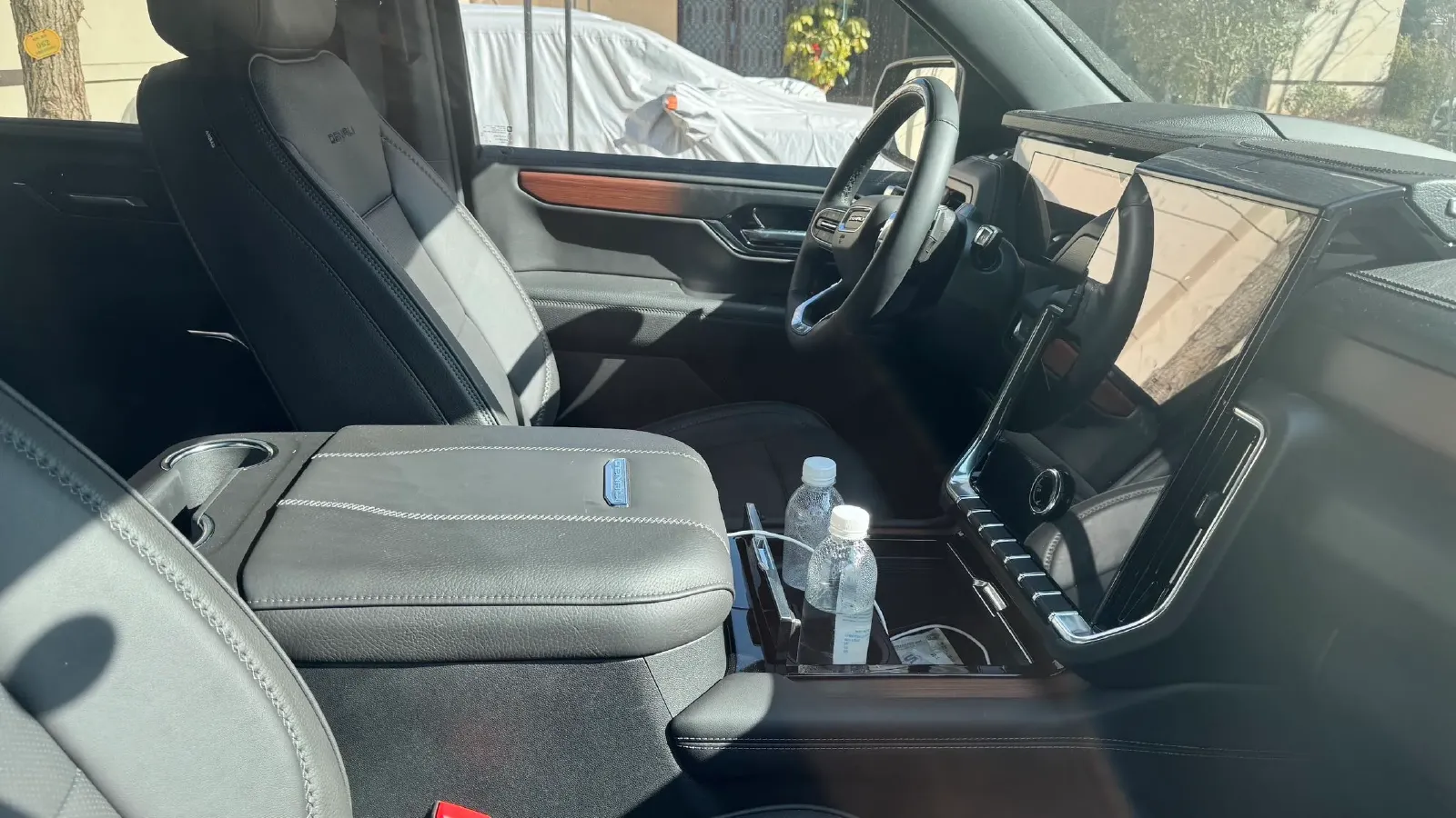 2025 The Durant Guild YUKON 2.7T 303HP L4 10AT,autocango,china used car exporter,china ev exporter,chinese used car exporter,chinese used ev exporter