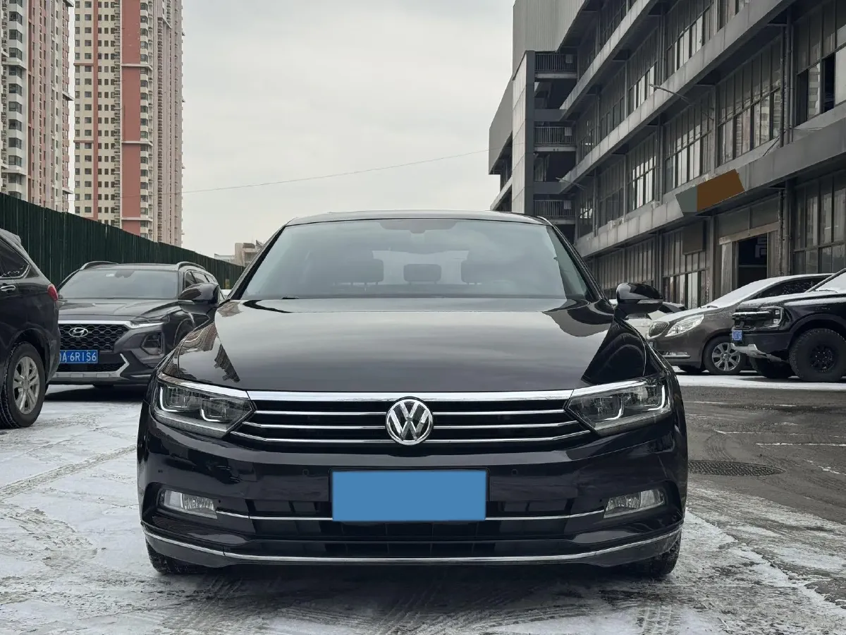 2019 Volkswagen Magotan 2.0T 186HP L4 7DCT,autocango,china used car exporter,china ev exporter,chinese used car exporter,chinese used ev exporter