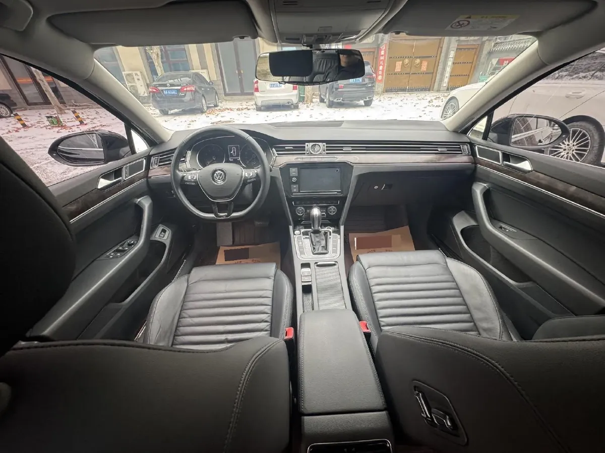 2019 Volkswagen Magotan 2.0T 186HP L4 7DCT,autocango,china used car exporter,china ev exporter,chinese used car exporter,chinese used ev exporter