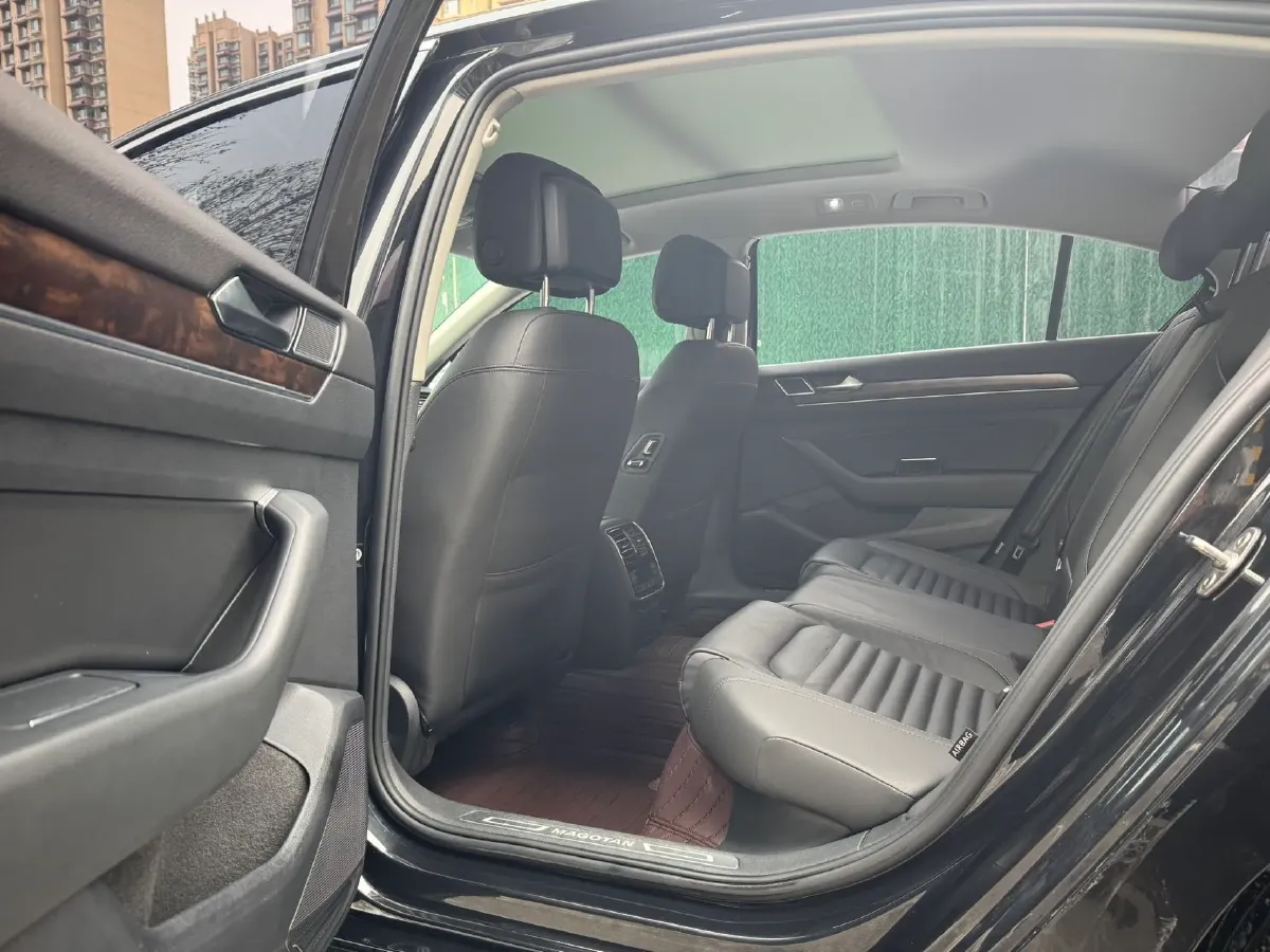 2019 Volkswagen Magotan 2.0T 186HP L4 7DCT,autocango,china used car exporter,china ev exporter,chinese used car exporter,chinese used ev exporter