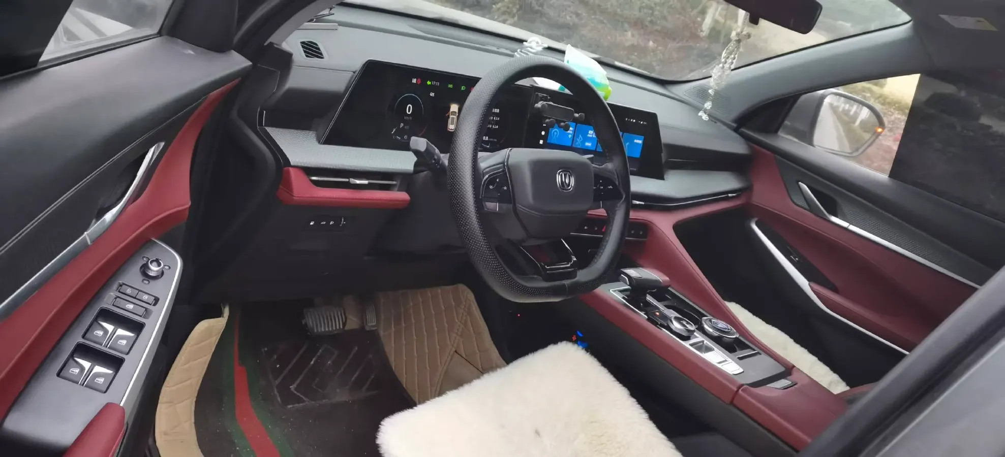 2022 ChangAn CS75 Plus 1.5T 188HP L4 8AT,autocango,china used car exporter,china ev exporter,chinese used car exporter,chinese used ev exporter