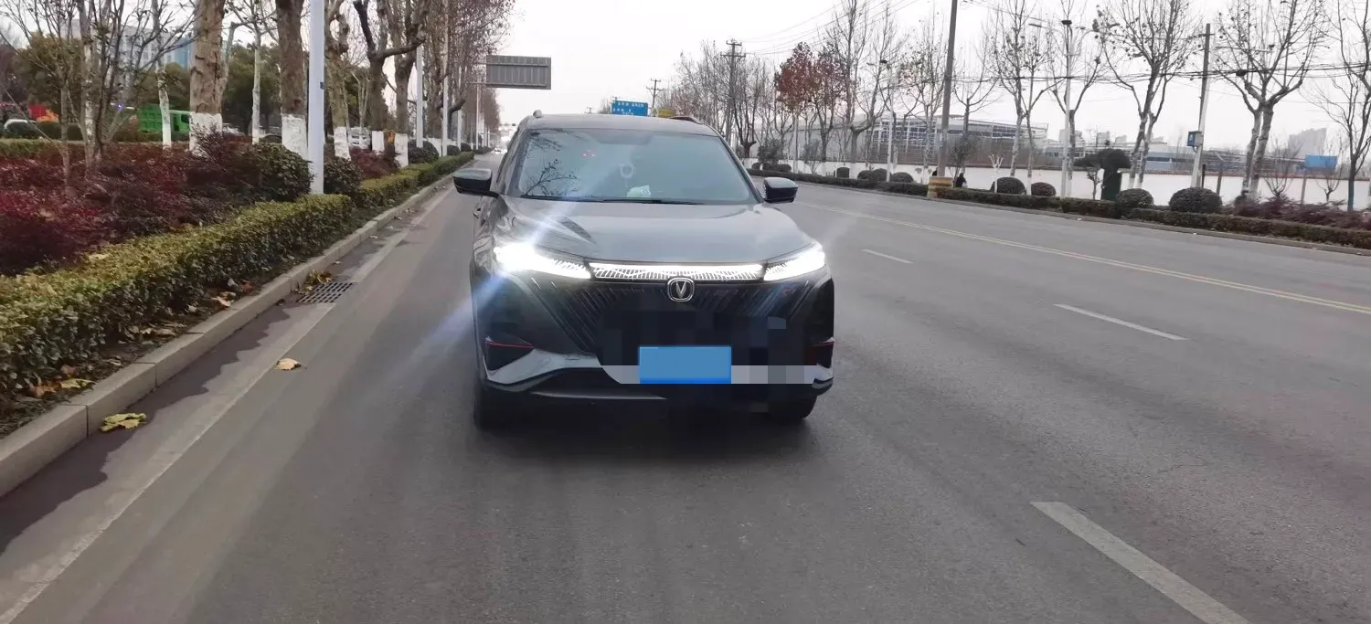 2022 ChangAn CS75 Plus 1.5T 188HP L4 8AT,autocango,china used car exporter,china ev exporter,chinese used car exporter,chinese used ev exporter