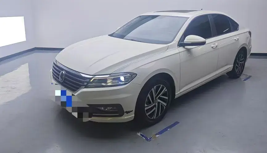 2022 Volkswagen Sagitar 1.2T 116HP L4 7DCT