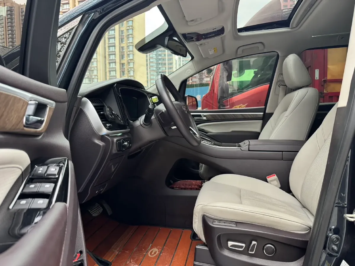 2021 GAC Trumpchi M8 2.0T 252HP L4 8AT,autocango,china used car exporter,china ev exporter,chinese used car exporter,chinese used ev exporter