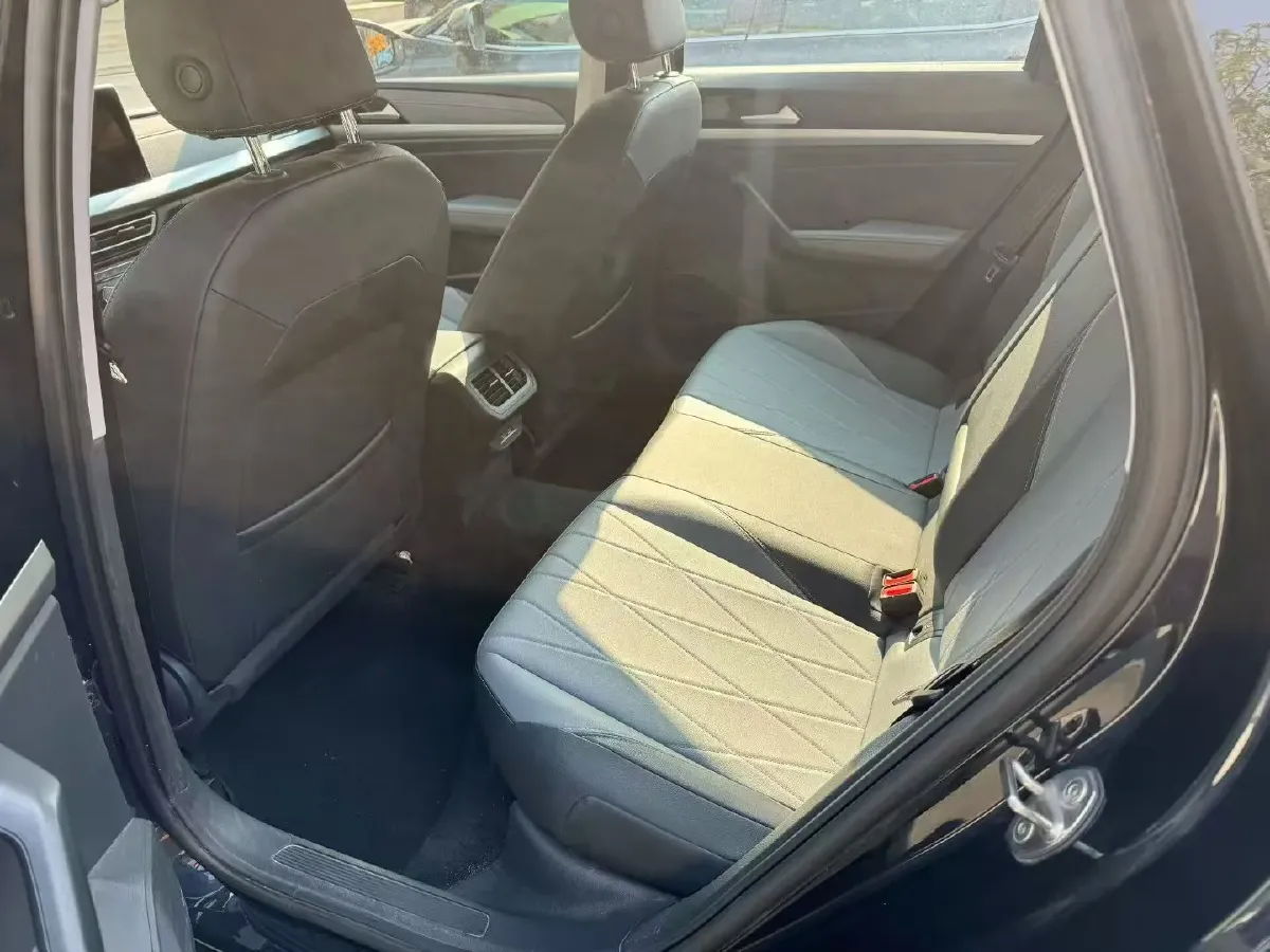 2023 Volkswagen Lavida 1.5L 110HP L4 6AT,autocango,china used car exporter,china ev exporter,chinese used car exporter,chinese used ev exporter