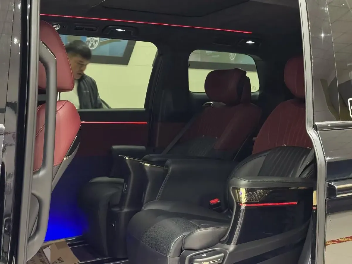 2024 GAC Trumpchi M8 2.0T 252HP L4 8AT,autocango,china used car exporter,china ev exporter,chinese used car exporter,chinese used ev exporter