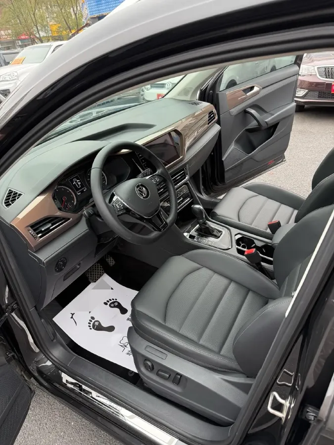 2021 Volkswagen Tharu 1.4T 150HP L4 7DCT,autocango,china used car exporter,china ev exporter,chinese used car exporter,chinese used ev exporter