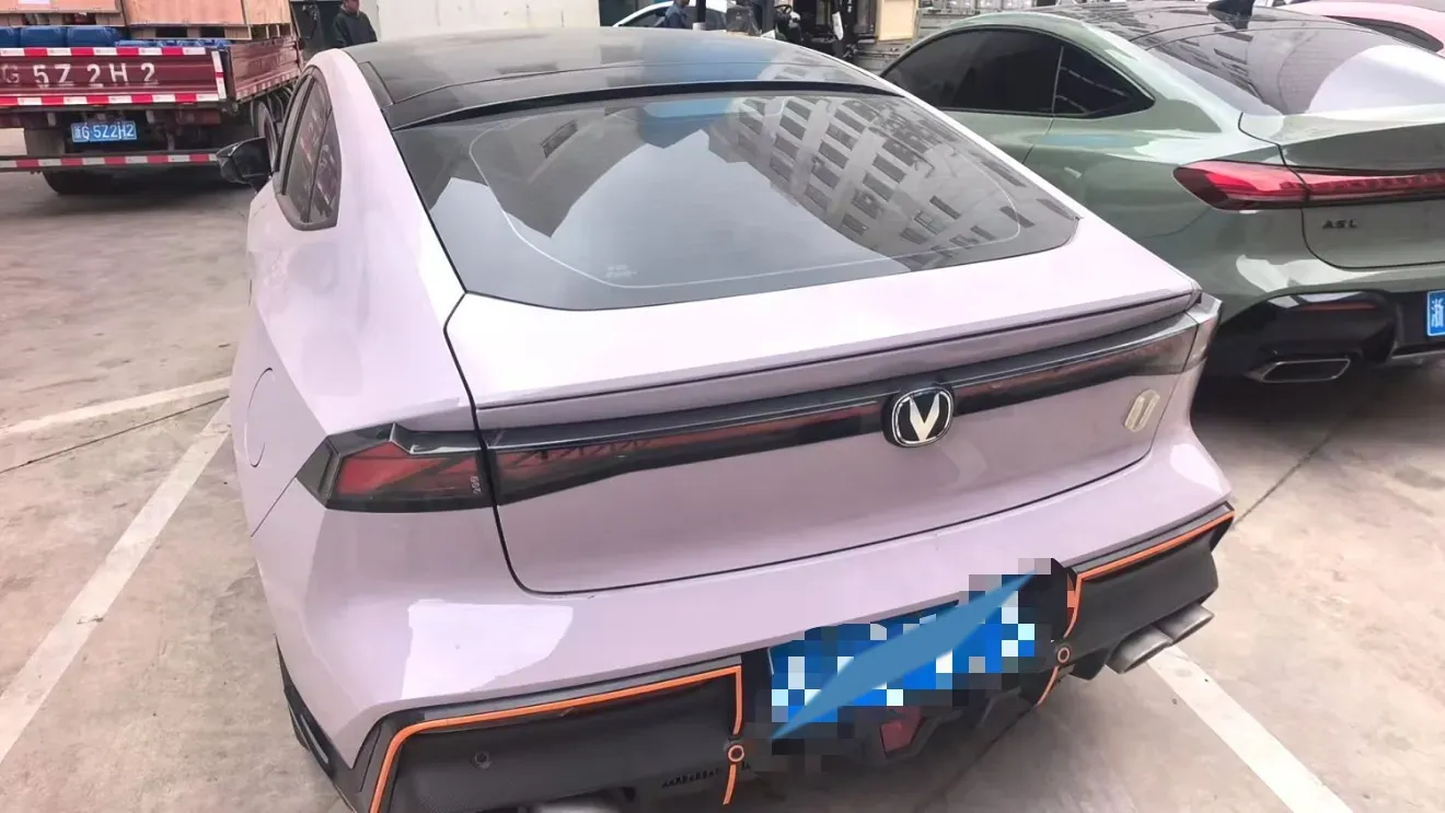 2023 ChangAn UNI-V 1.5T 188HP L4 7DCT,autocango,china used car exporter,china ev exporter,chinese used car exporter,chinese used ev exporter