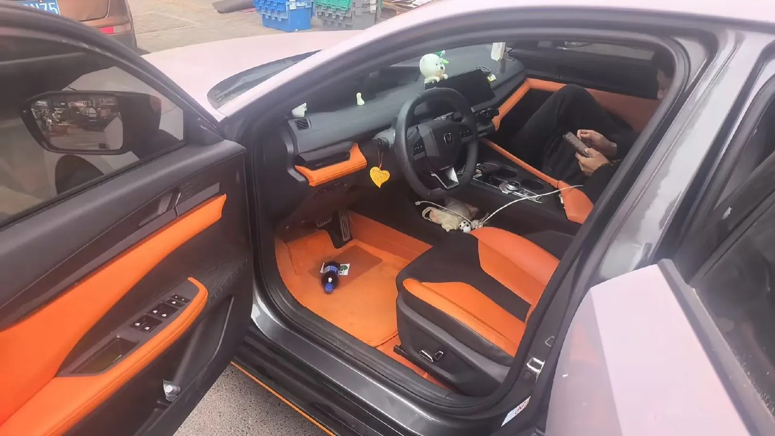 2023 ChangAn UNI-V 1.5T 188HP L4 7DCT,autocango,china used car exporter,china ev exporter,chinese used car exporter,chinese used ev exporter