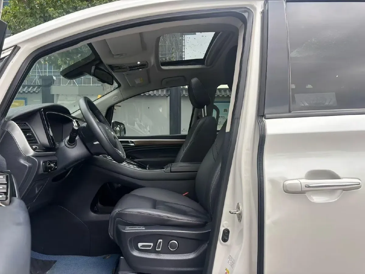 2021 GAC Trumpchi M8 2.0T 252HP L4 8AT,autocango,china used car exporter,china ev exporter,chinese used car exporter,chinese used ev exporter