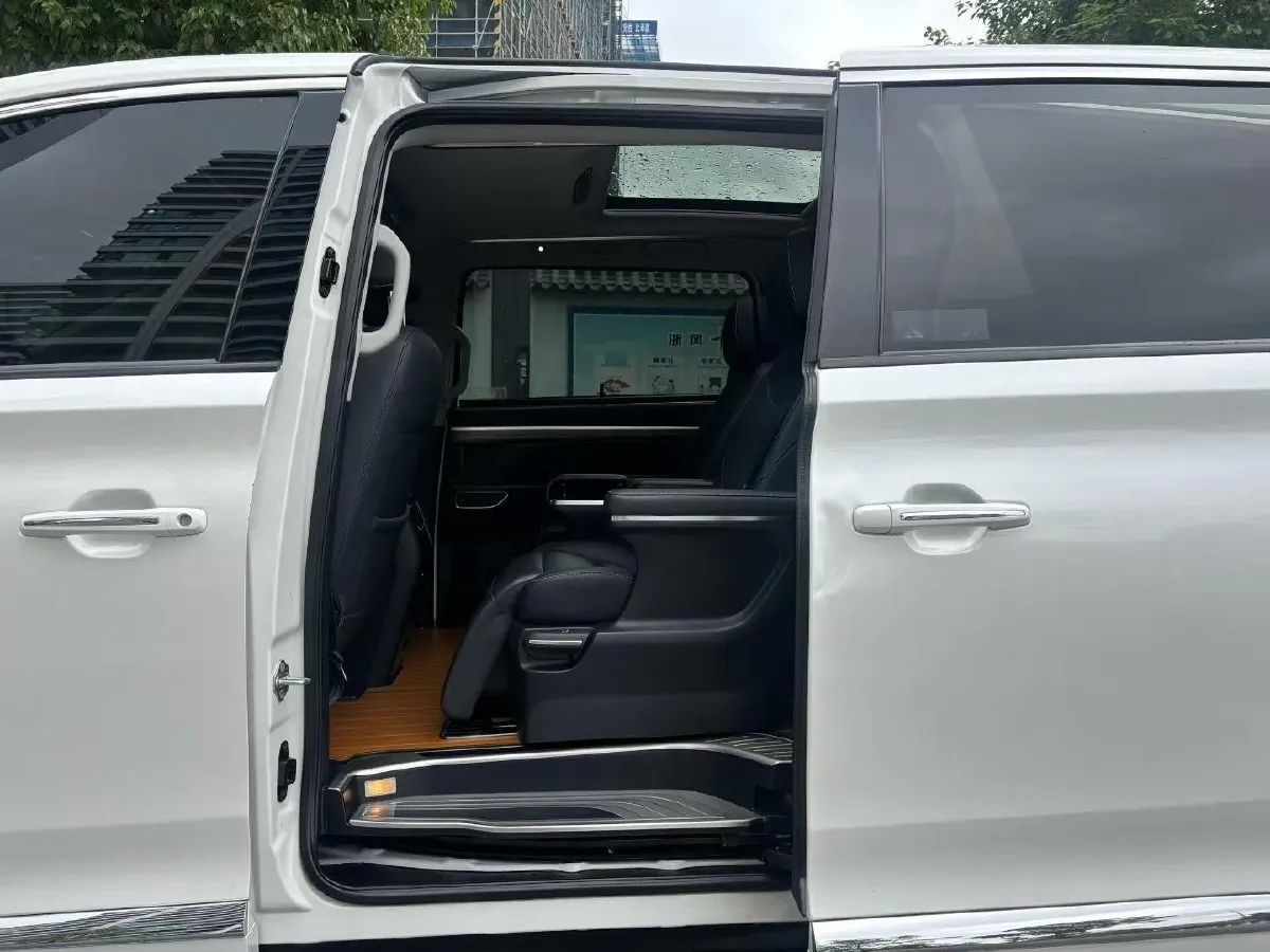 2021 GAC Trumpchi M8 2.0T 252HP L4 8AT,autocango,china used car exporter,china ev exporter,chinese used car exporter,chinese used ev exporter