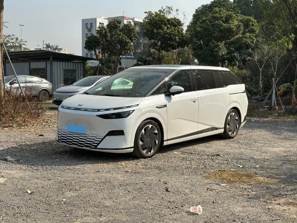 2024 Xpeng X9 BEV 101.5KWH