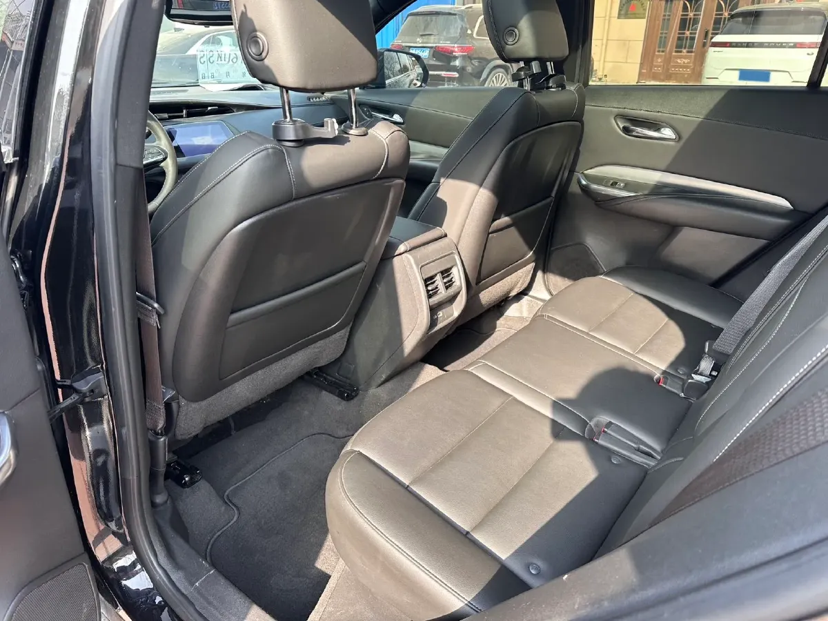 2020 Cadillac XT4 2.0T 241HP L4 9AT,autocango,china used car exporter,china ev exporter,chinese used car exporter,chinese used ev exporter