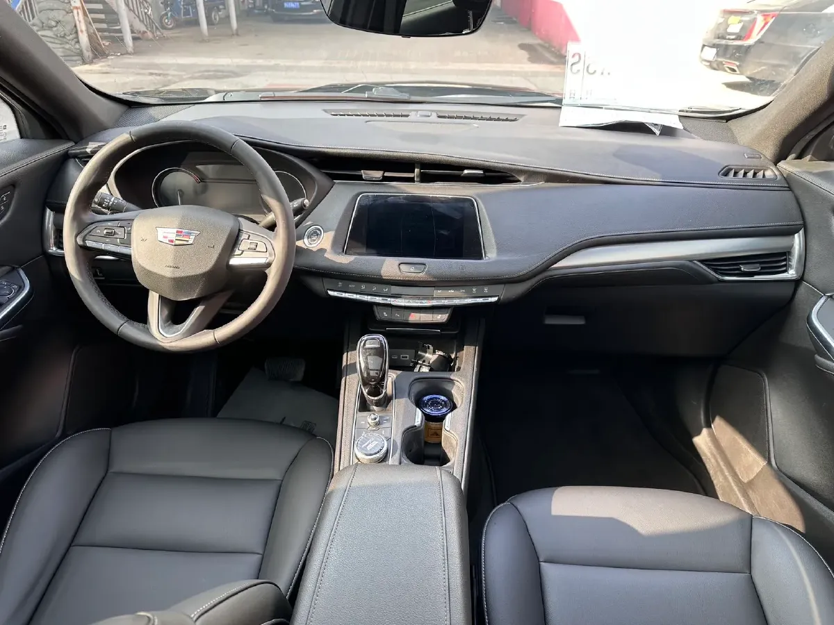 2020 Cadillac XT4 2.0T 241HP L4 9AT,autocango,china used car exporter,china ev exporter,chinese used car exporter,chinese used ev exporter