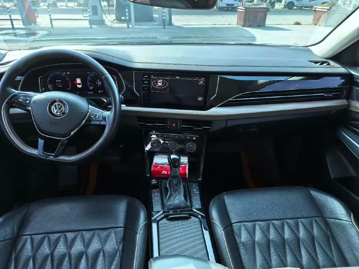 2019 Volkswagen Passat 2.0T 186HP L4 7DCT,autocango,china used car exporter,china ev exporter,chinese used car exporter,chinese used ev exporter