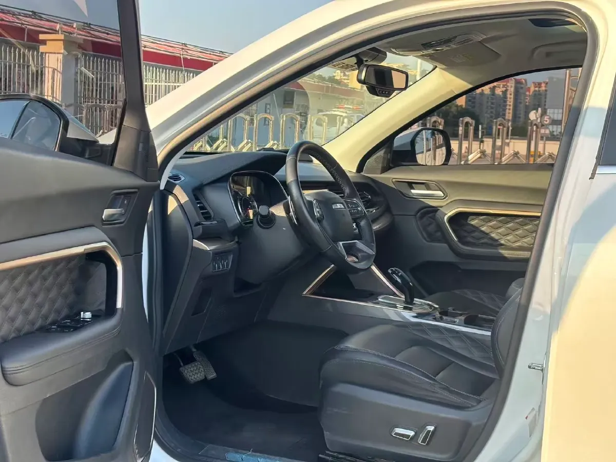 2021 Haval H6 2.0T 224HP L4 7DCT,autocango,china used car exporter,china ev exporter,chinese used car exporter,chinese used ev exporter