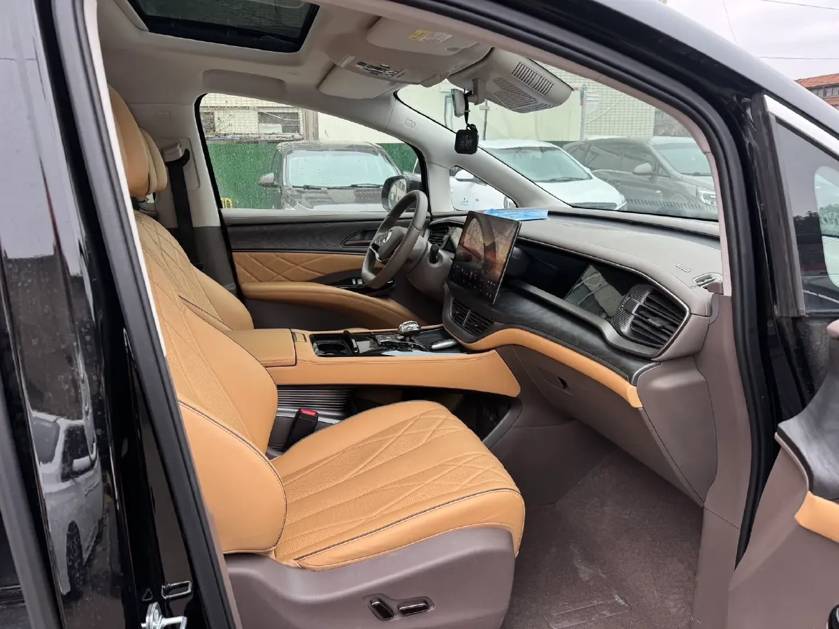 2022 BMW X2 2.0T 192HP L4 8AT,autocango,china used car exporter,china ev exporter,chinese used car exporter,chinese used ev exporter