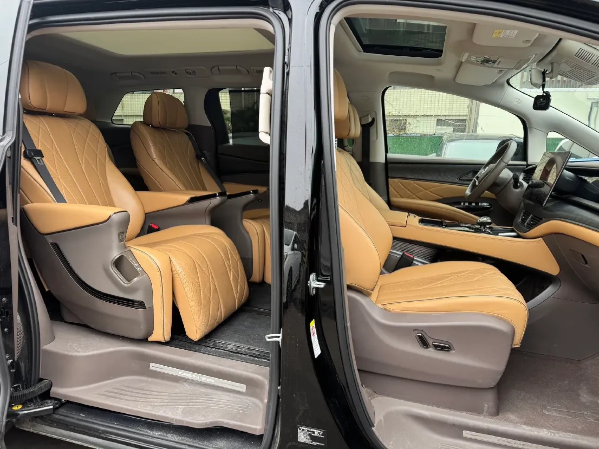 2022 BMW X2 2.0T 192HP L4 8AT,autocango,china used car exporter,china ev exporter,chinese used car exporter,chinese used ev exporter