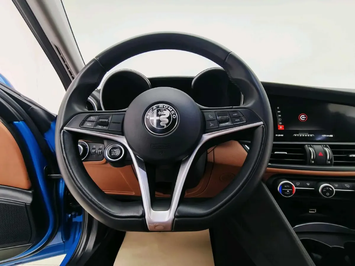 2017 Toyota Highlander 2.0T 220HP L4 6AT,autocango,china used car exporter,china ev exporter,chinese used car exporter,chinese used ev exporter