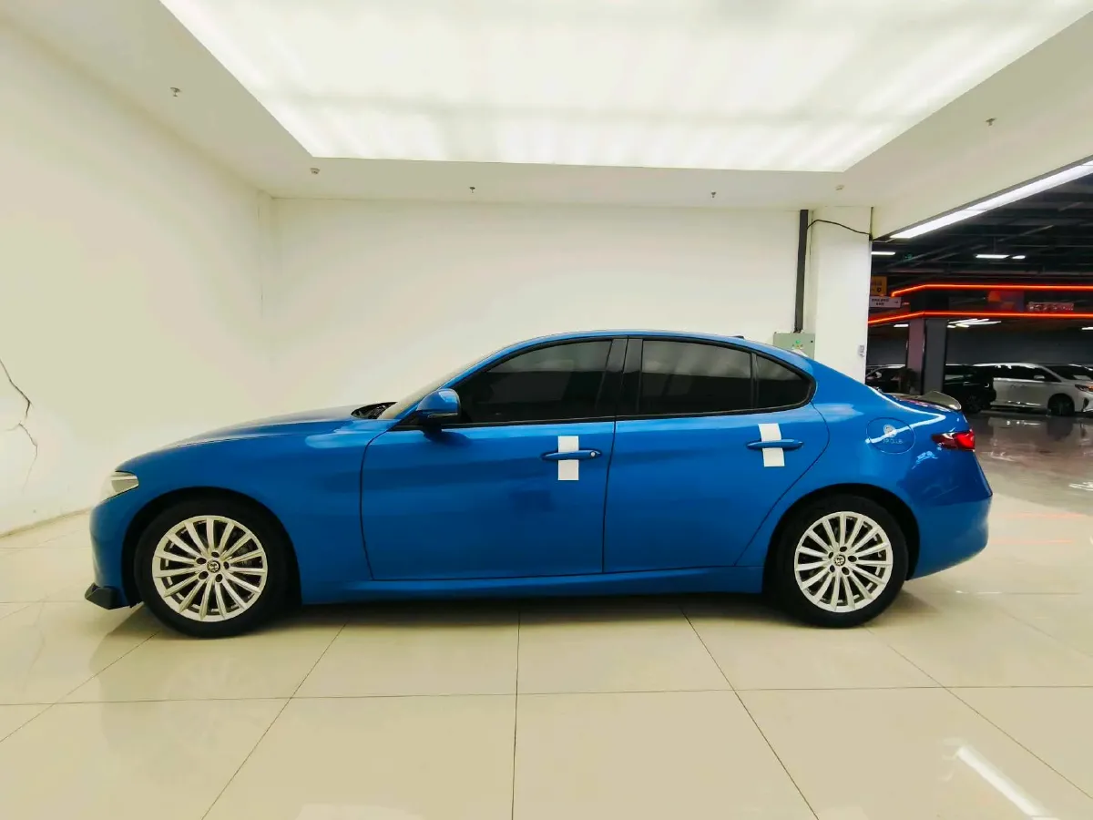 2017 Toyota Highlander 2.0T 220HP L4 6AT,autocango,china used car exporter,china ev exporter,chinese used car exporter,chinese used ev exporter