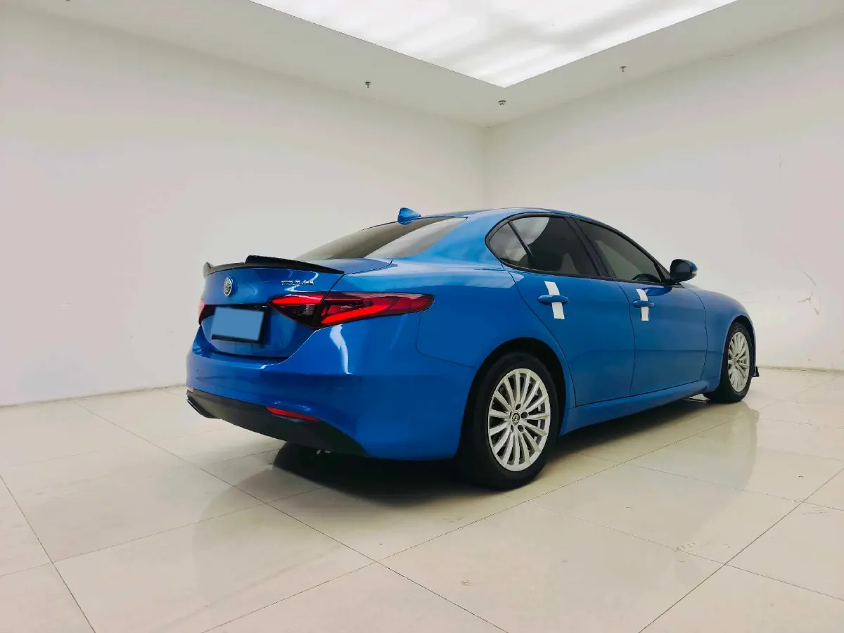 2017 Toyota Highlander 2.0T 220HP L4 6AT,autocango,china used car exporter,china ev exporter,chinese used car exporter,chinese used ev exporter