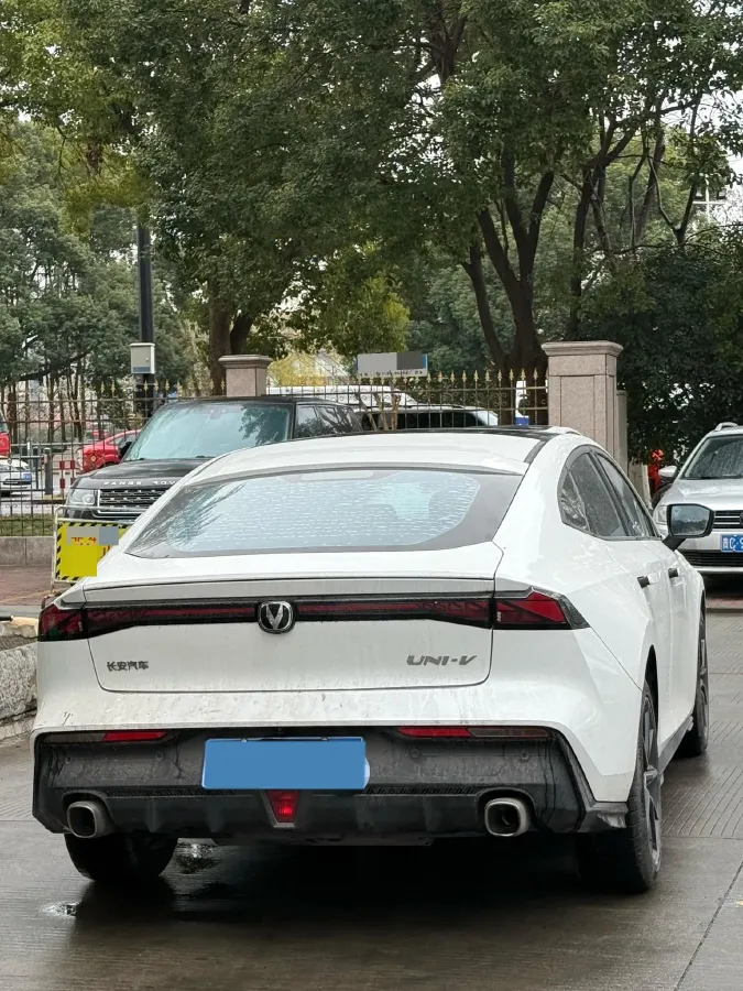 2023 ChangAn UNI-V 1.5T 188HP L4 7DCT,autocango,china used car exporter,china ev exporter,chinese used car exporter,chinese used ev exporter