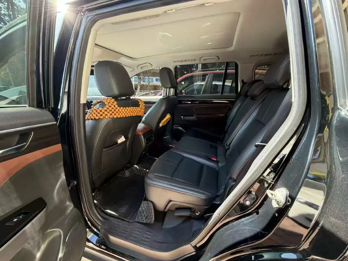 2017 GAC Trumpchi GS8 2.0T 201HP L4 6AT,autocango,china used car exporter,china ev exporter,chinese used car exporter,chinese used ev exporter