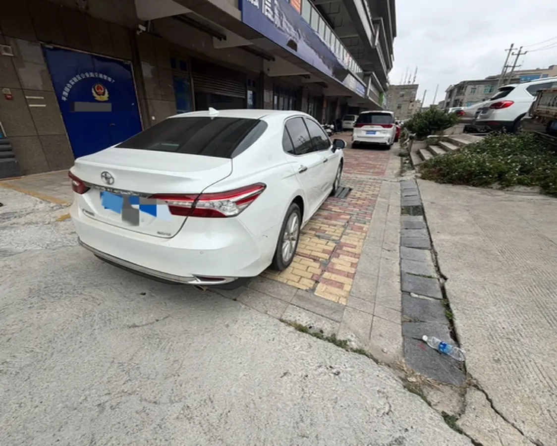 2023 Toyota Camry 2.0L 177HP L4 CVT,autocango,china used car exporter,china ev exporter,chinese used car exporter,chinese used ev exporter