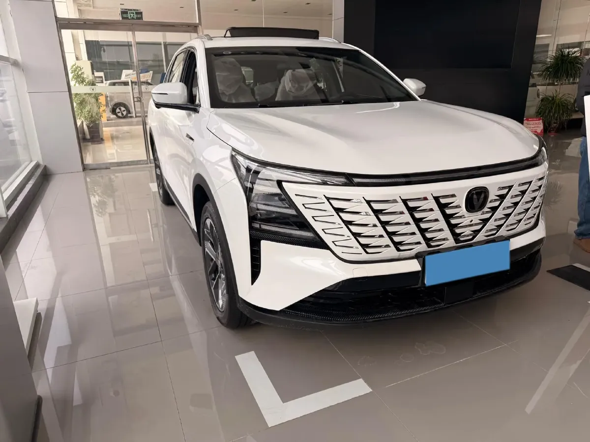 2025 ChangAn CS75 Plus 1.5T 192HP L4 8AT,autocango,china used car exporter,china ev exporter,chinese used car exporter,chinese used ev exporter