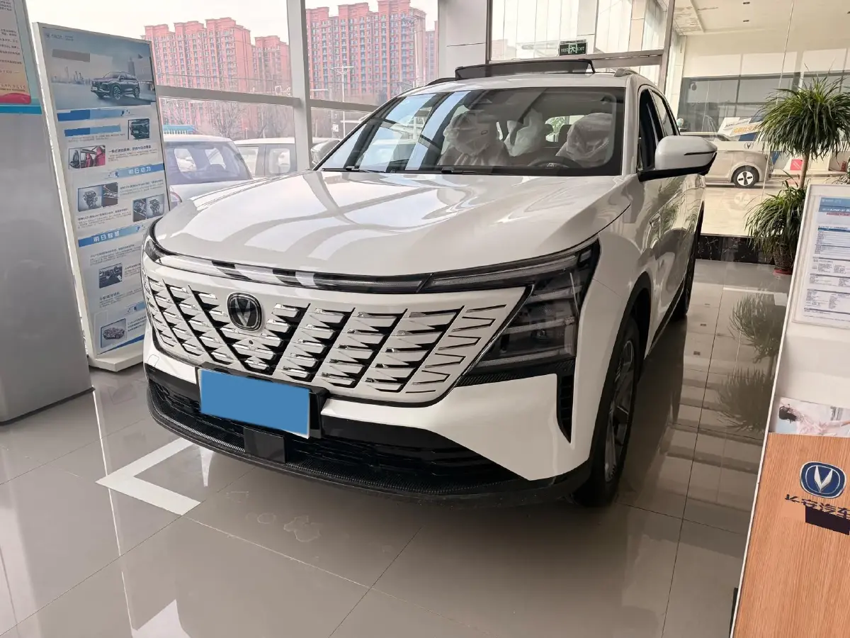 2025 ChangAn CS75 Plus 1.5T 192HP L4 8AT