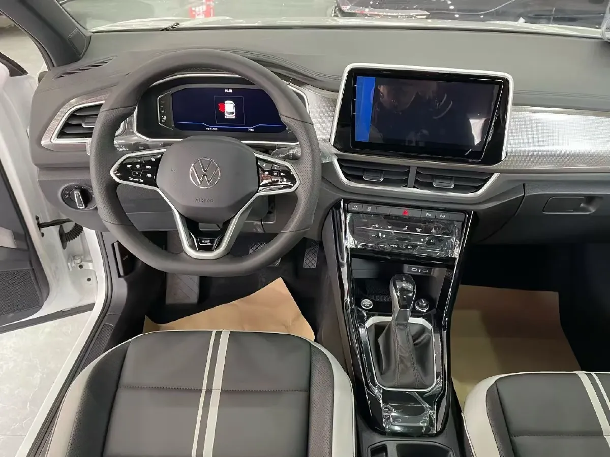 2025 Volkswagen T-Roc 1.5T 160HP L4 7DCT,autocango,china used car exporter,china ev exporter,chinese used car exporter,chinese used ev exporter