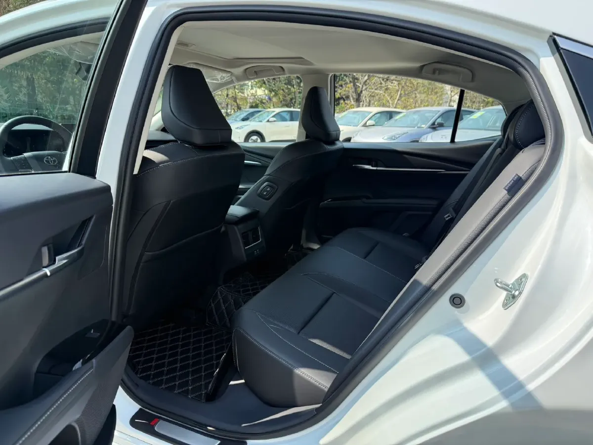 2026 Toyota Camry 2.0L 173HP L4 CVT,autocango,china used car exporter,china ev exporter,chinese used car exporter,chinese used ev exporter