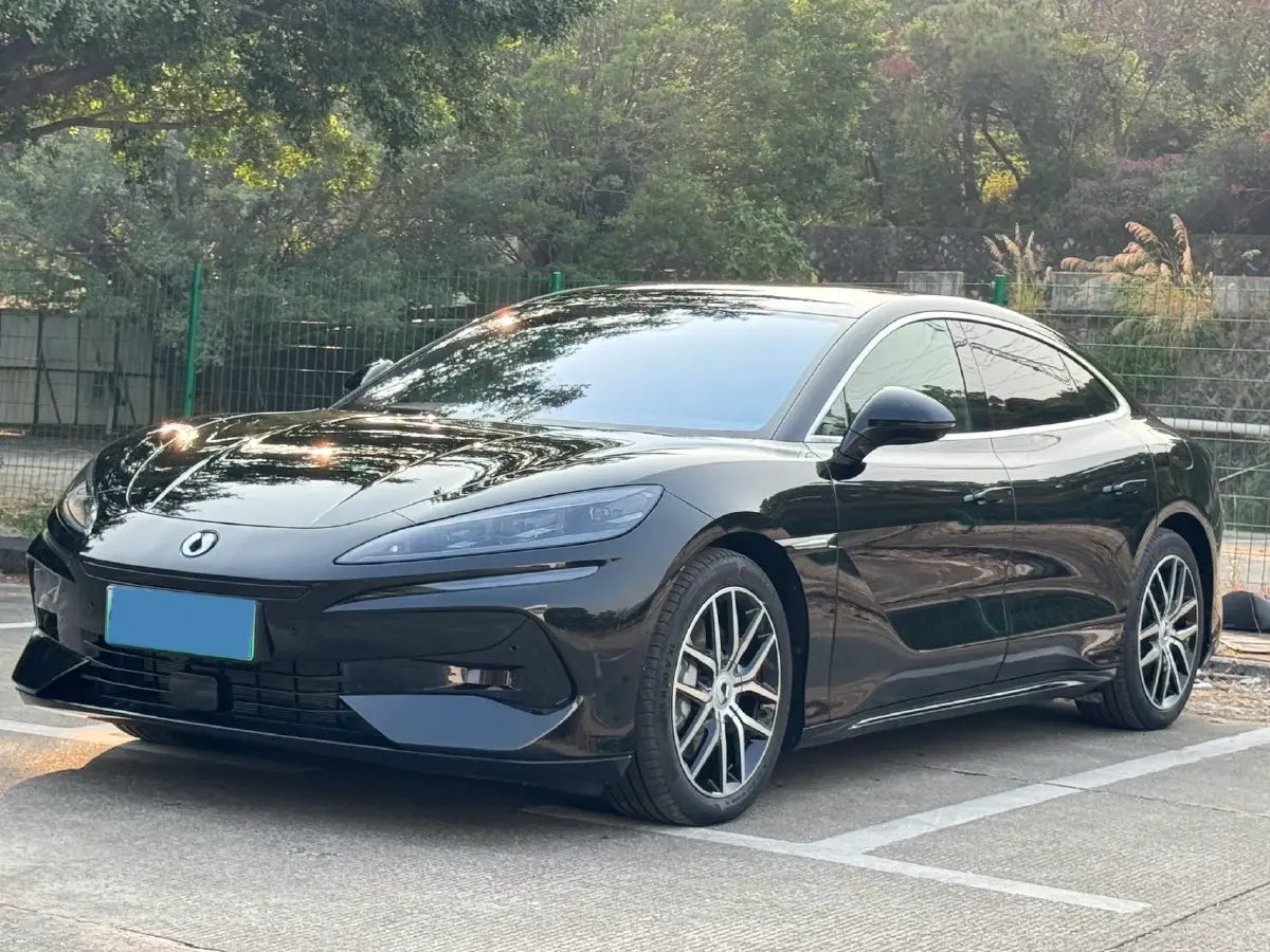 2024 Denza DenzaZ9 2.0T 207HP L4 E-CVT PHEV 38.5KWH