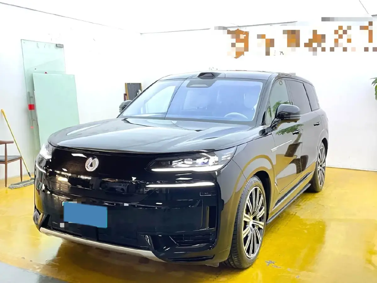 2025 Denza DenzaN9 2.0T 207HP L4 E-CVT PHEV