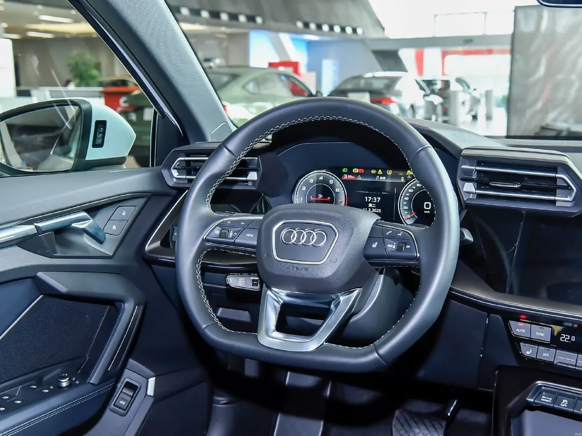 2025 Audi A3 1.5T 160HP L4 7DCT,autocango,china used car exporter,china ev exporter,chinese used car exporter,chinese used ev exporter