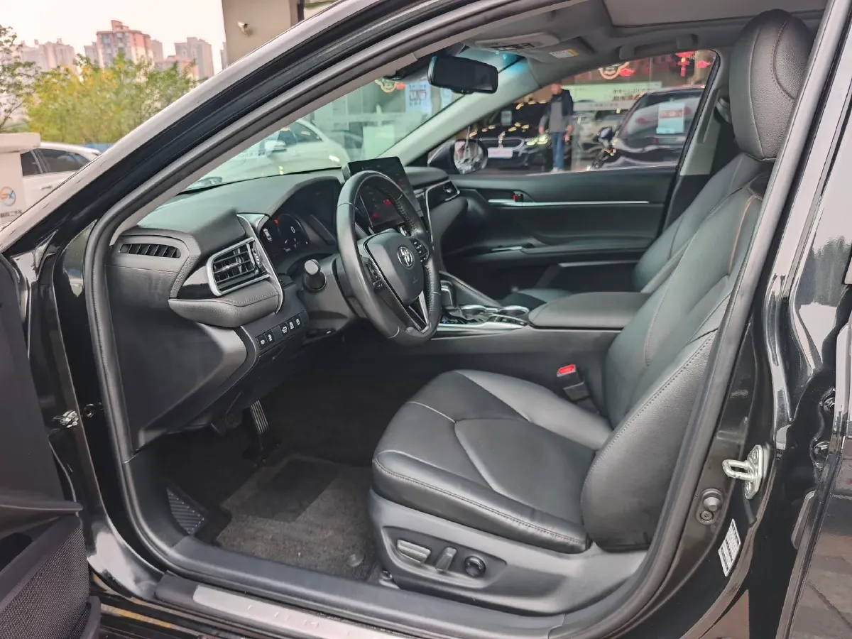 2021 Toyota Camry 2.5L 209HP L4 8AT,autocango,china used car exporter,china ev exporter,chinese used car exporter,chinese used ev exporter