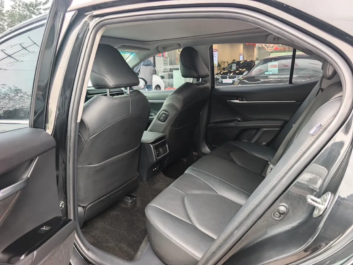 2021 Toyota Camry 2.5L 209HP L4 8AT,autocango,china used car exporter,china ev exporter,chinese used car exporter,chinese used ev exporter