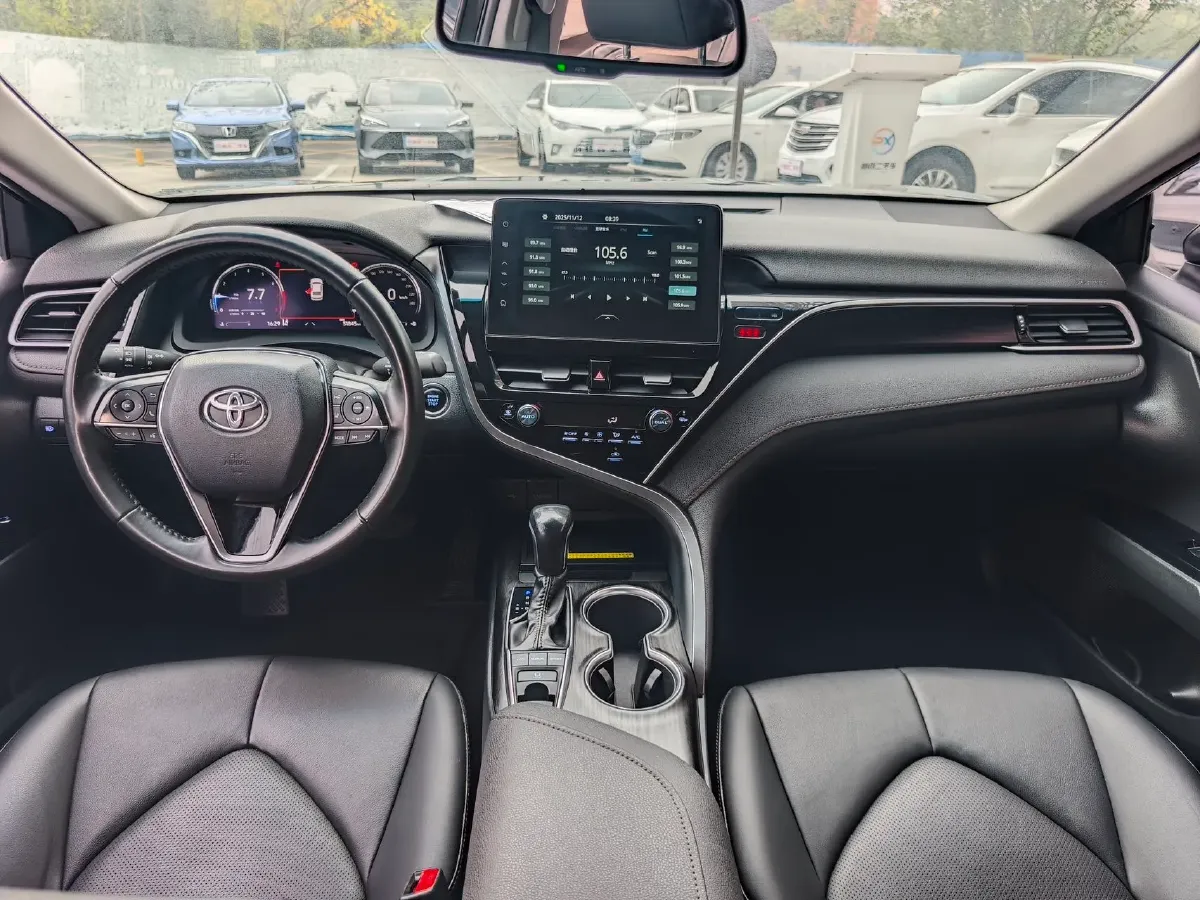 2021 Toyota Camry 2.5L 209HP L4 8AT,autocango,china used car exporter,china ev exporter,chinese used car exporter,chinese used ev exporter