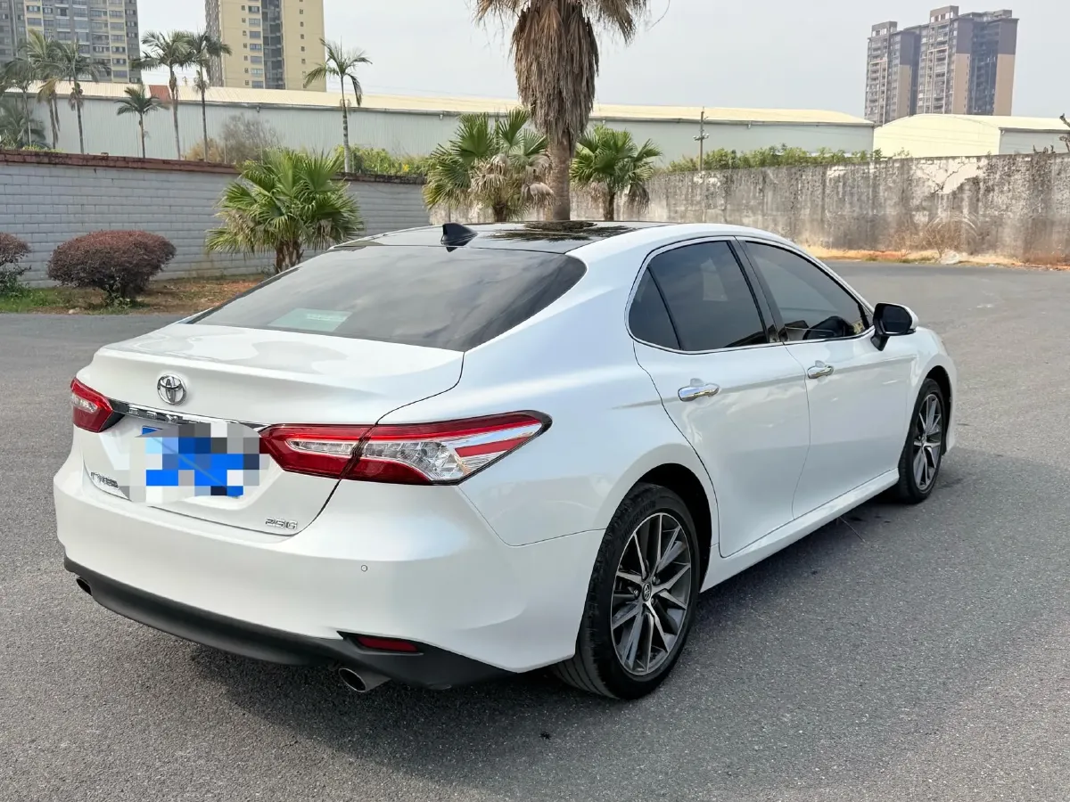2021 Toyota Camry 2.5L 209HP L4 8AT,autocango,china used car exporter,china ev exporter,chinese used car exporter,chinese used ev exporter