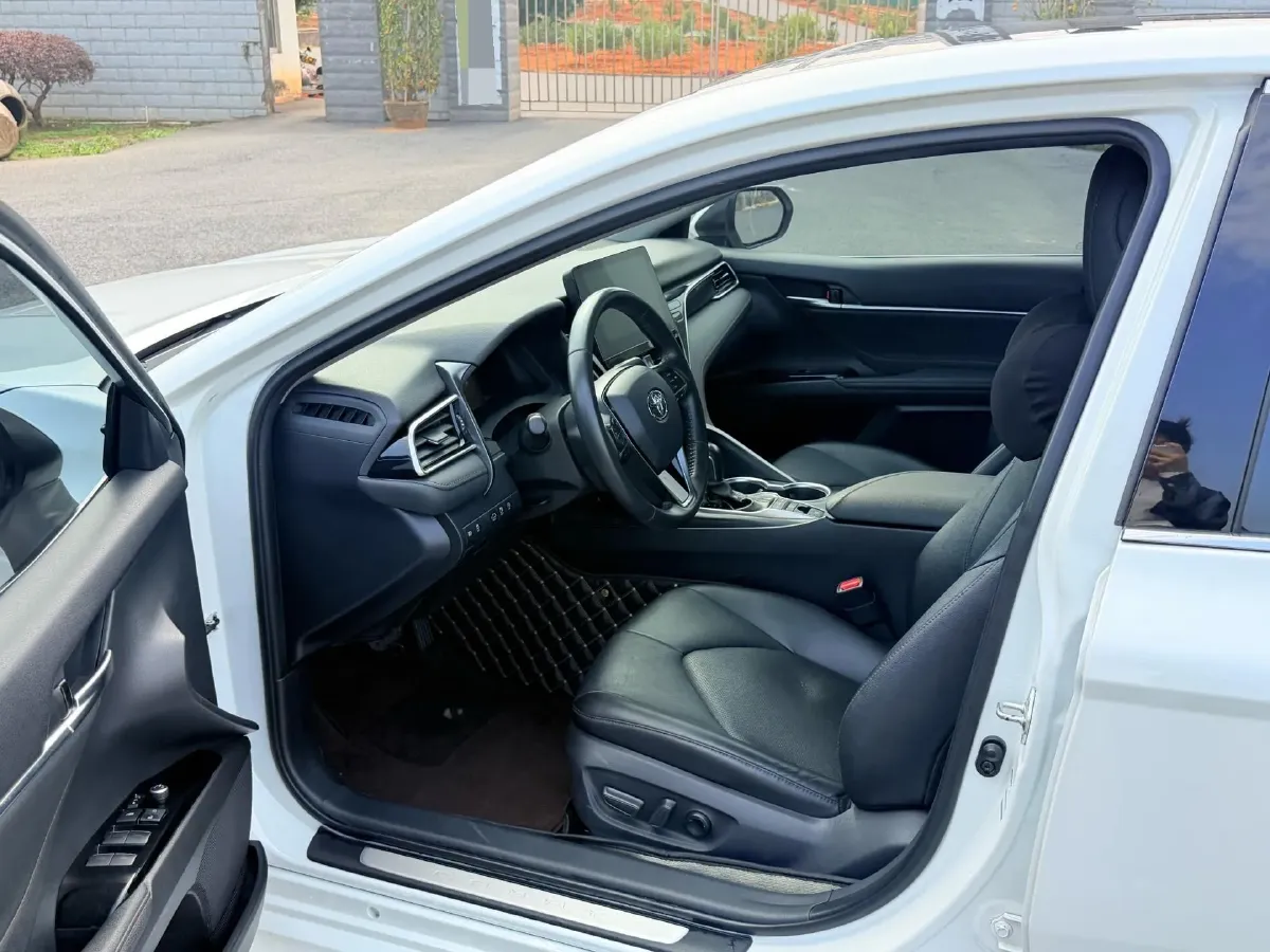 2021 Toyota Camry 2.5L 209HP L4 8AT,autocango,china used car exporter,china ev exporter,chinese used car exporter,chinese used ev exporter