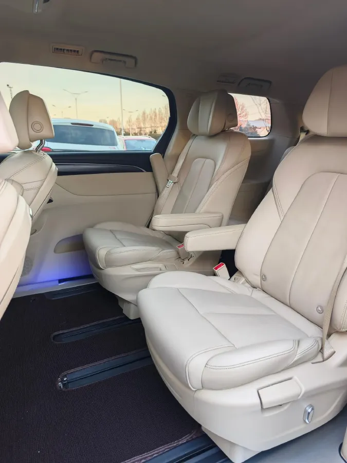 2022 Buick GL8 2.0T 237HP L4 9AT,autocango,china used car exporter,china ev exporter,chinese used car exporter,chinese used ev exporter